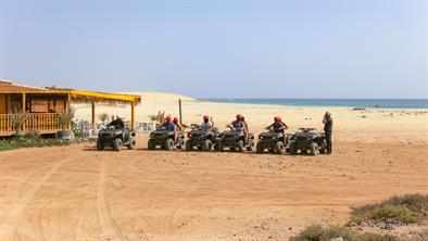 Hromadný výlet na čtyřkolkách Hromadný výlet na čtyřkolkách